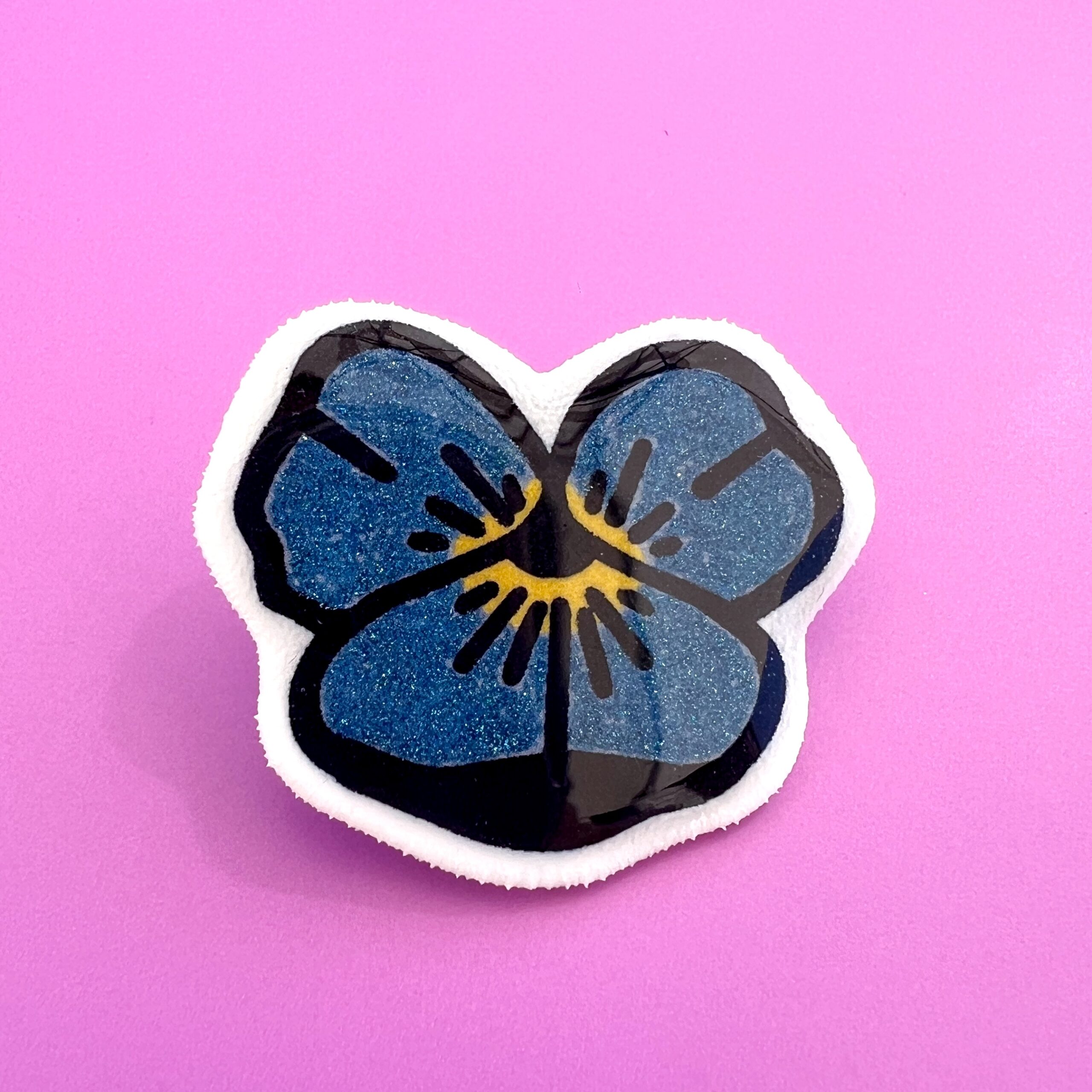 Pensée fleur pins